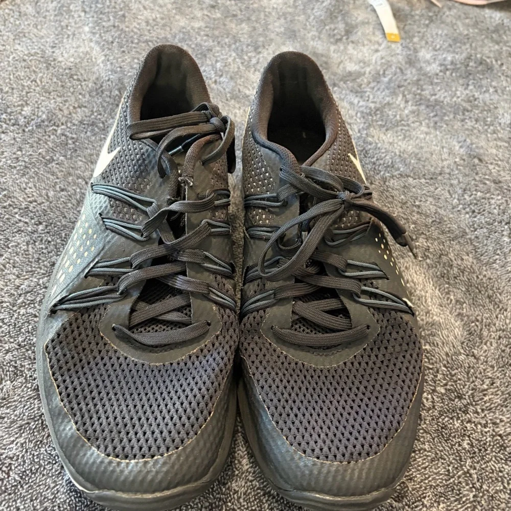 Nike Black White Athletic Running Sneakers Size 7